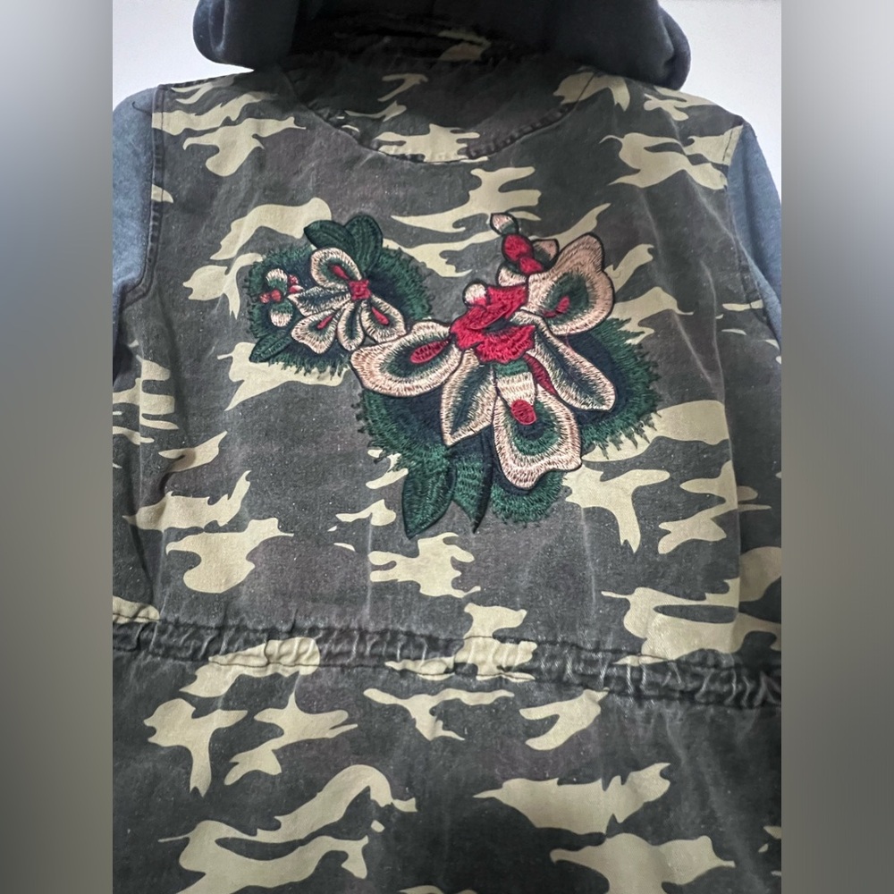 Sadie And Sage Camo Jacket Size Small - image 2